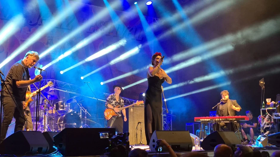The Amy Winehouse band na Nišvilu