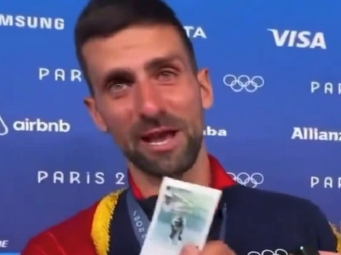 Novinar dao Novaku Đokoviću ovu fotografiju i slavni Srbin je odmah zaplakao