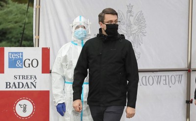 Müller: Szykujemy wsparcie finansowe dla branż, które być może będą musiały ograniczyć swoje funkcjonowanie