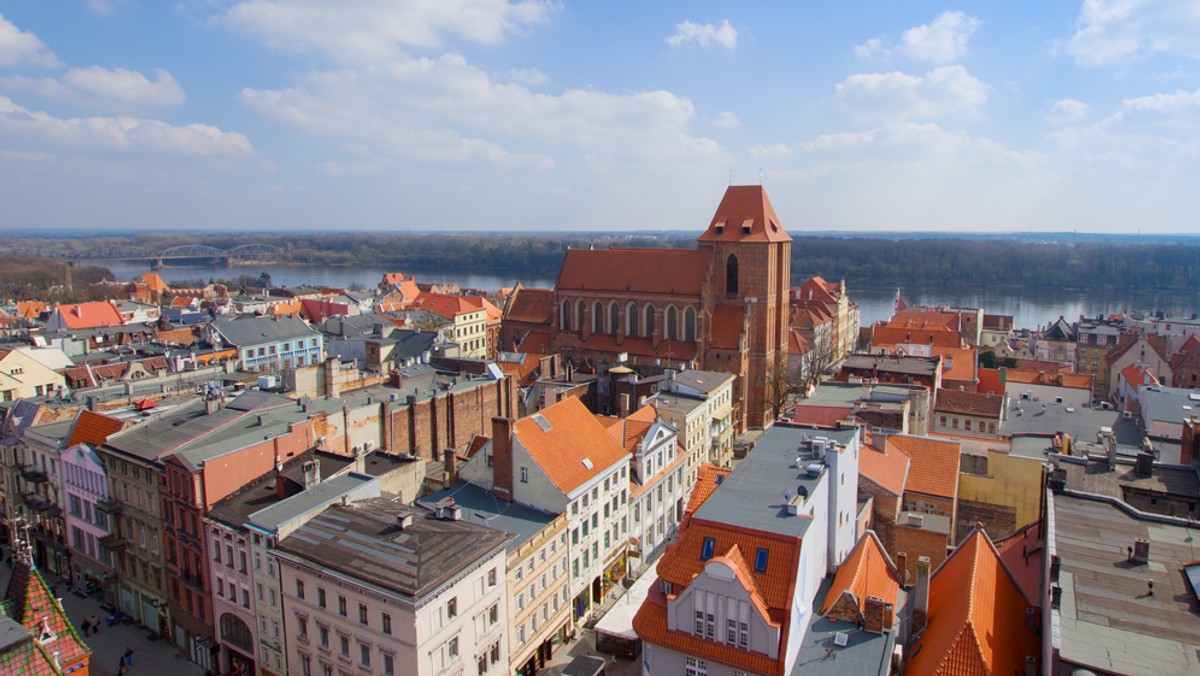 Problem z parkowaniem w zabytkowym centrum miasta – tym w pierwszej kolejności zajmie się powołana przez prezydenta Torunia Rada Społeczna ds. rozwoju społeczno-gospodarczego Zespołu Staromiejskiego.