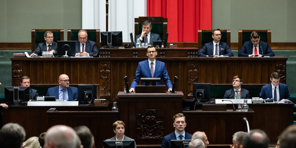 Zgodnie z projektem nad którym pracuje Sejm ukaranie firmy będzie możliwe bez skazania zatrudnionej w niej osoby fizycznej. Możliwe będzie też jednoczesne prowadzenie dwóch postępowań sądowych: jednego przeciw danemu pracownikowi i drugiego przeciw firmie.