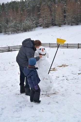 Premier Donald Tusk z wnukiem Mikolajem