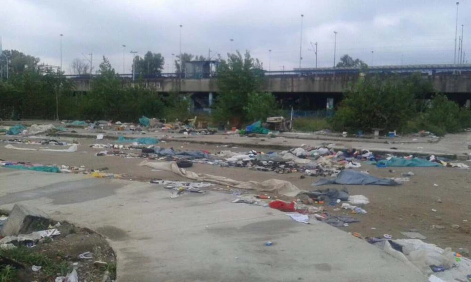 "Očišćen" plac bivše replike Terazija na Novom Beogradu, ali od prodavaca