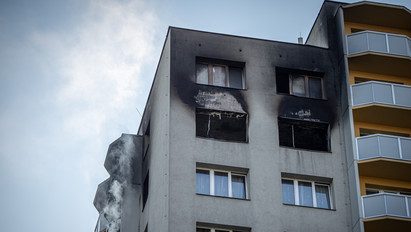 Végzetes családi buli: kiderült, ki és miért gyújtotta fel a csehországi panelt, ahol 11 ember meghalt