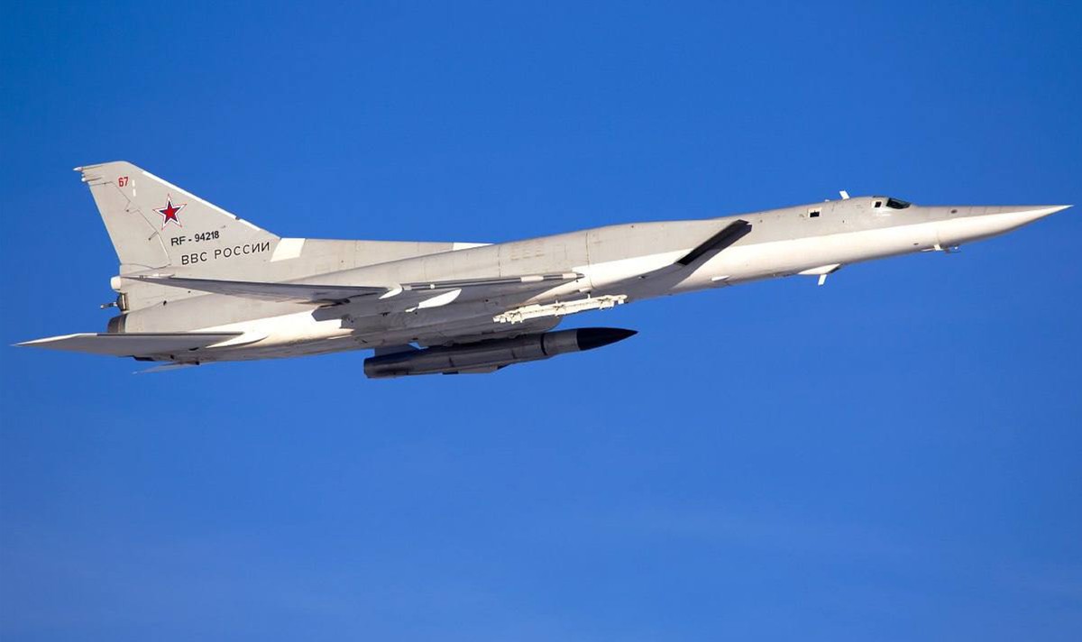 Tu-22M3 z rakietą Ch-22