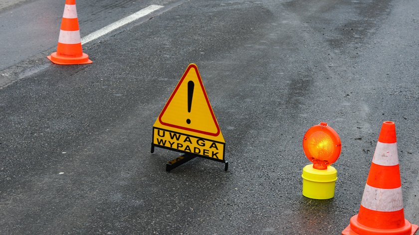 Nowy Sącz. Groźny wypadek w firmie kurierskiej. Wylała się niebezpieczna substancja