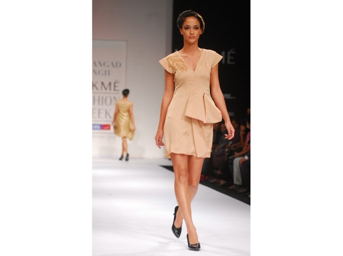 Bajeczne kolory kreacji z pokazów Lakme Fashion Week Summer Resort 2011