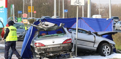 Tragiczny wypadek we Wrocławiu. Auto rozpadło się!