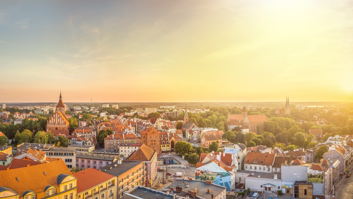 Miasto Olsztyn chce zrewitalizować dawną zajezdnię trolejbusową w śródmieściu. Położona obok Muzeum Nowoczesności - Tartaku Raphaelsohnów zajezdnia ma stać się centrum wystawienniczym dla zabytków techniki i przemysłu.