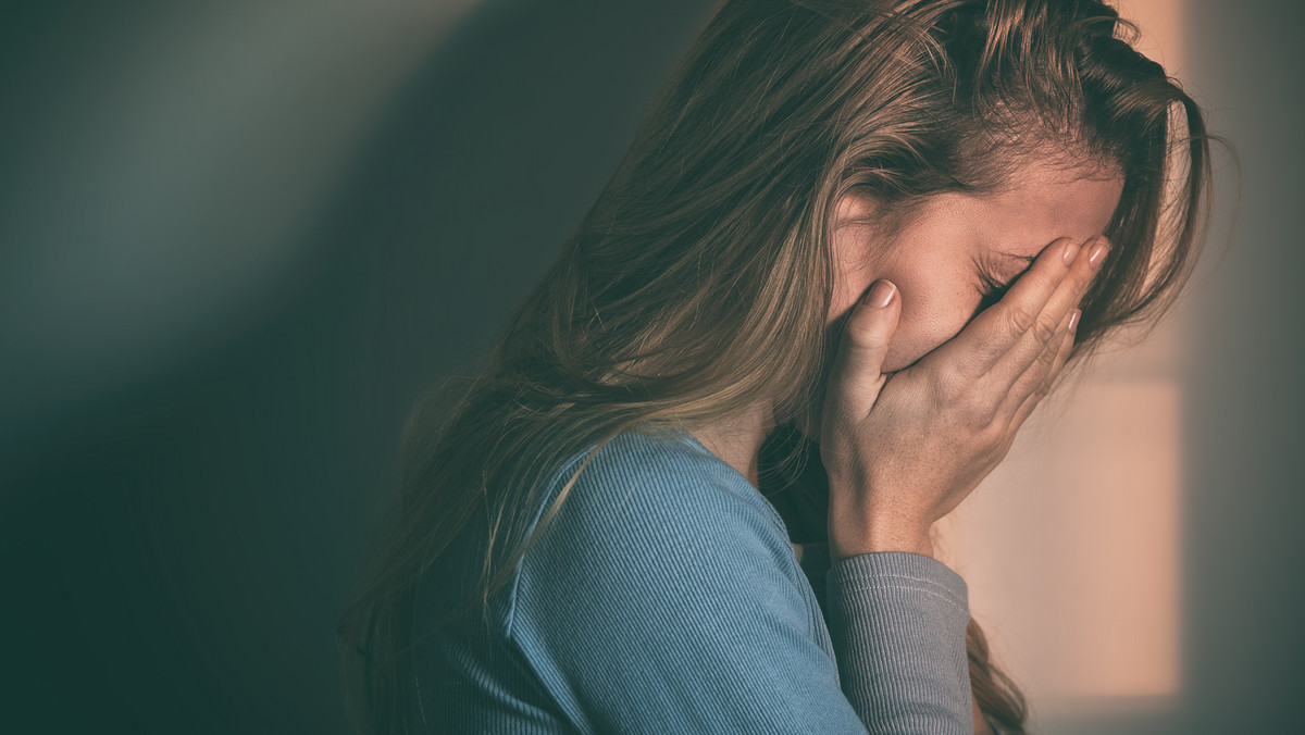 Badania przeprowadzone przez organizację Girlguiding przyniosły niepokojące wyniki. Okazuje się, że nastolatki i młode kobiety (w wieku od 11 do 21 lat) są obecnie mniej szczęśliwe niż 10 lat temu. Co najbardziej wpłynęło na spadek zadowolenia? Możecie być zdziwieni.