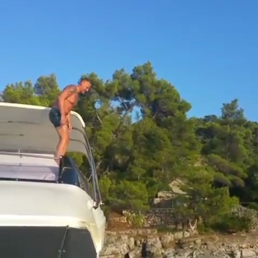 Čedomir Jovanovic skača s jahte