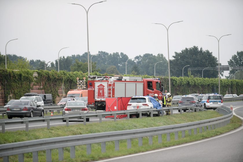 Tragedia pod Warszawą. Oderwany fragment bariery zabił kobietę