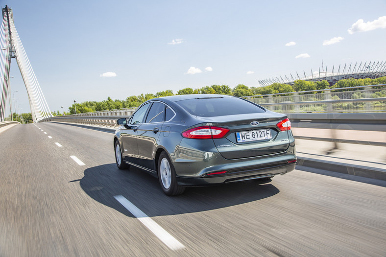 Ford Mondeo Hybrid Titanium