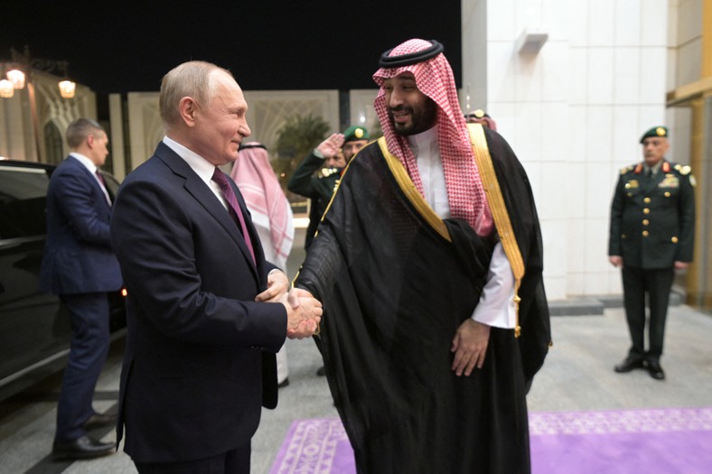 Władimir Putin i saudyjski książę koronny Mohammed bin Salman w Rijadzie, 6 grudnia 2023 r.