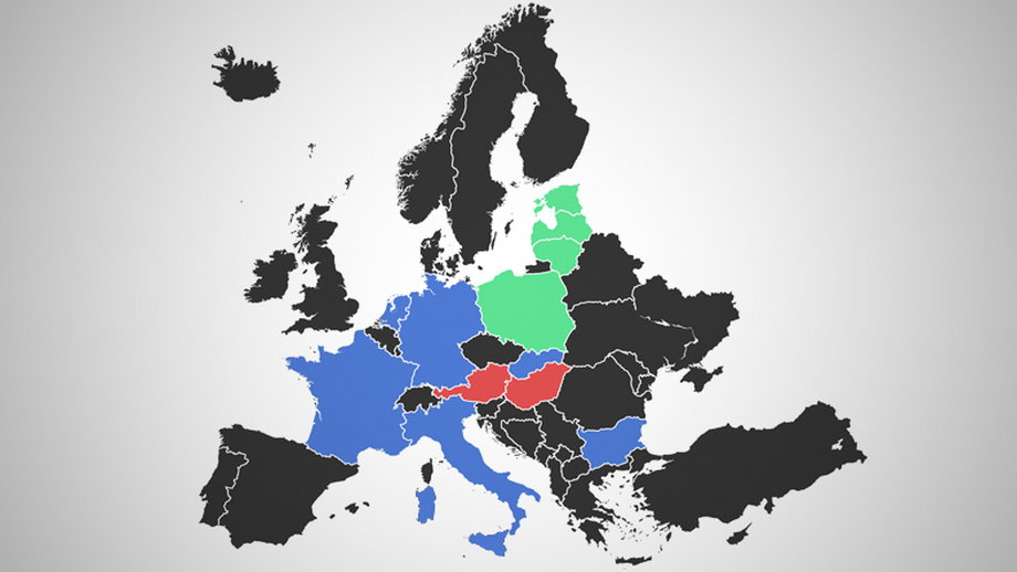 Polska i państwa bałtyckie (kolor zielony) naciskają na wprowadzenie sankcji, Węgry i Austria (kolor czerwony) są głównymi hamulcowymi