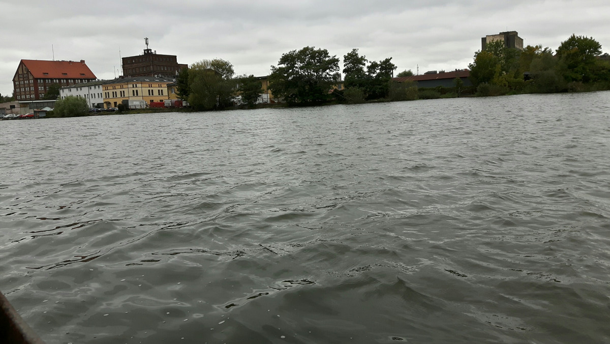 Fala wezbraniowa na Odrze opuszcza województwo lubuskie bez większego zagrożenia dla położonych w jej dolinie miejscowości. Obecnie rzeka przekracza poziomy ostrzegawcze, ale nadal opada.