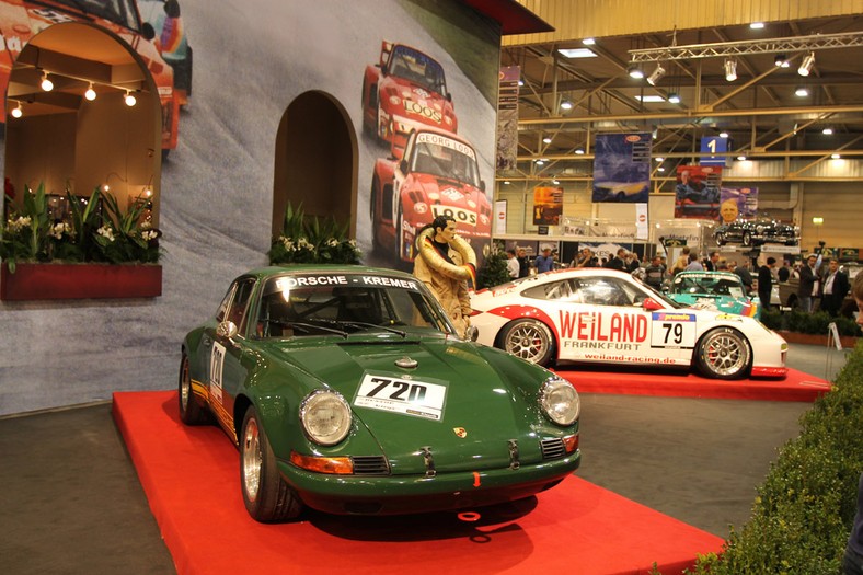 Essen Motor Show 2012: auta, motocykle i gorące dziewczyny