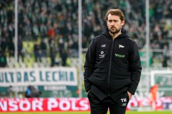 Trener Lechii nie chciał rozmawiać o piłce. 'Nasz świat wygląda inaczej'
