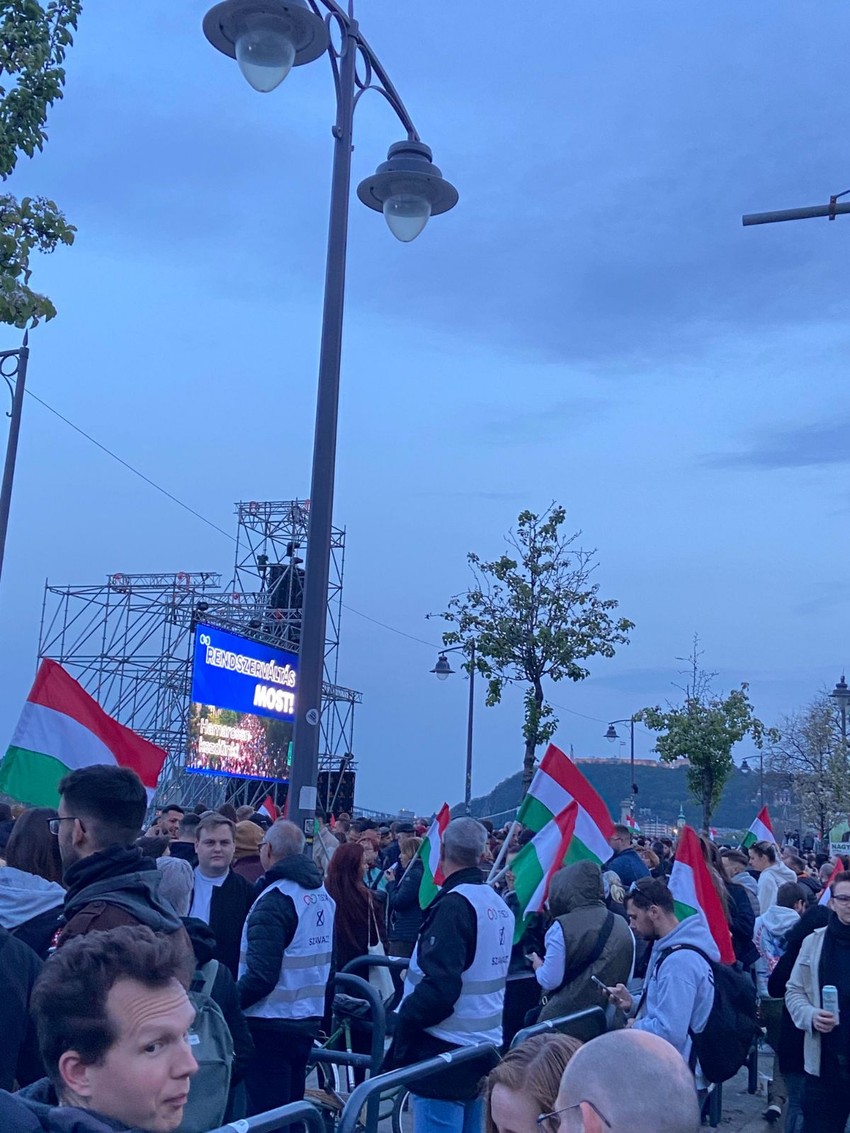 Pristalice Petera Mađara se okupljaju u Budimpešti