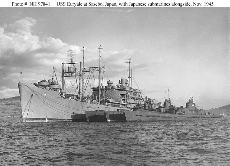 I-401, I-14 i I-400 przy amerykańskim okręcie USS Euryale