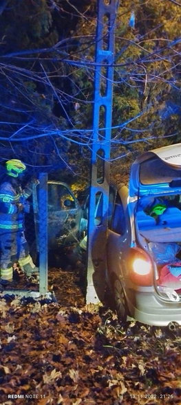 Interwencja służb ratunkowych przy ul. Topolowej w Czechowicach-Dziedzicach - 13.11.2022 - autor: Facebook / OSP Dziedzice