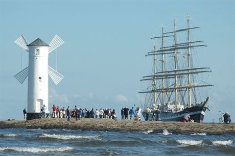 04-08-2007 Swinoujscie (zachodniopomorskie)Zaglowce wplywaja do portu Szczecin-Swinoujscie na final regat Tall Ships' Races w Szczecinie. N/z s/y KruzenshternFot. Wojtek Basalygo/FORUM