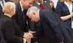 Kaczyński pocałował kierowcę w rękę