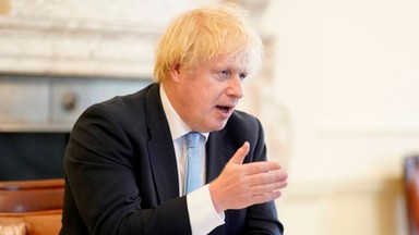 Premier Johnson: dość awantury ws. Cummingsa, zmieńmy temat