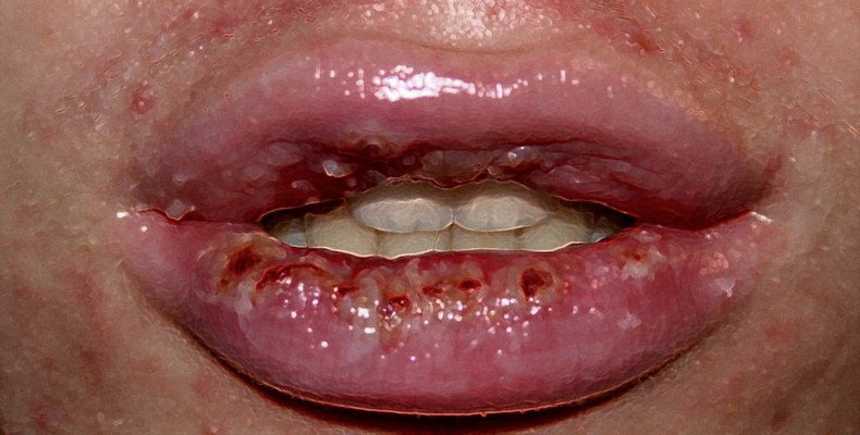 Lips with mono [flickr]
