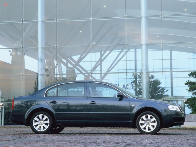 Skoda superb - zdjęcie ilustarcyjne