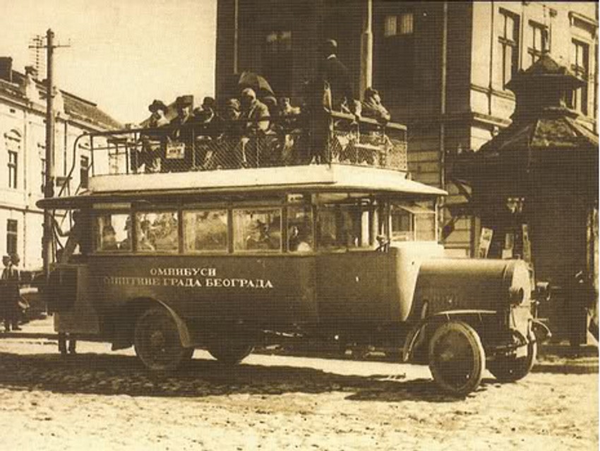 Jedan od prvih autobusa u prestonici