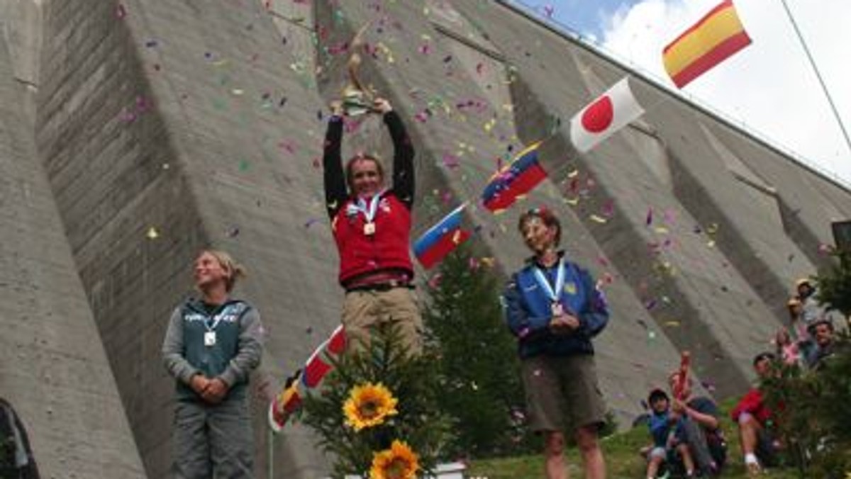 Zawodniczka Alpinus Azoty Tarnów Team Edyta Ropek wywalczyła złoty medal w czwartej edycji Pucharu Świata w włoskim Daone. Łukasz Świrk z SMG Lubin wywalczył srebrny medal!