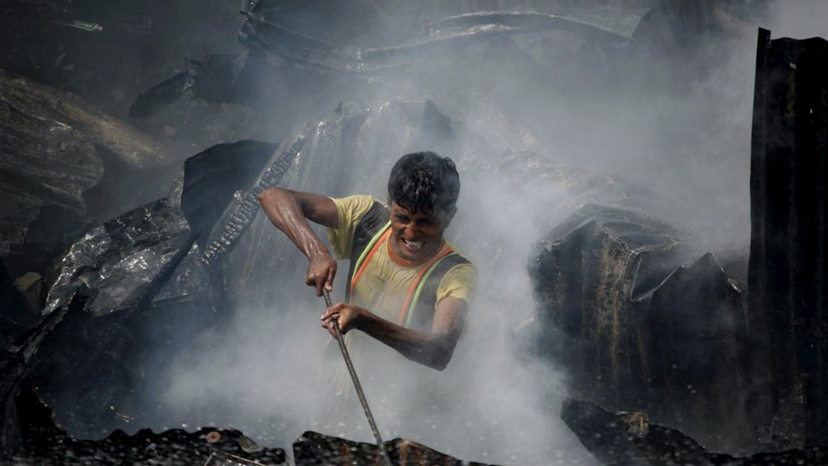 BANGLADESH FIRE SLUM AAH918