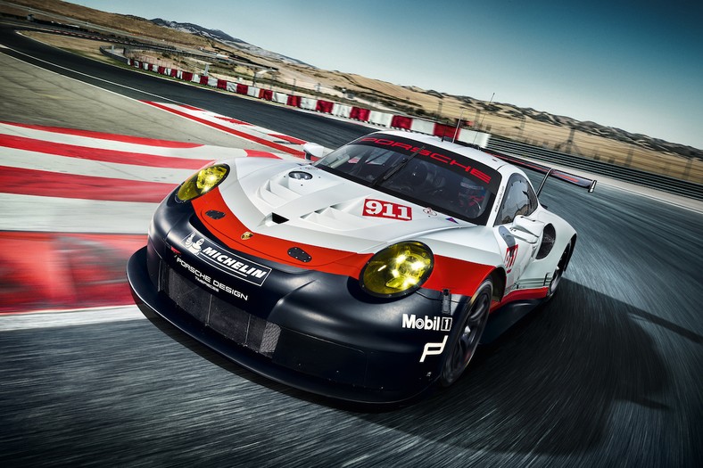 Porsche 911 RSR