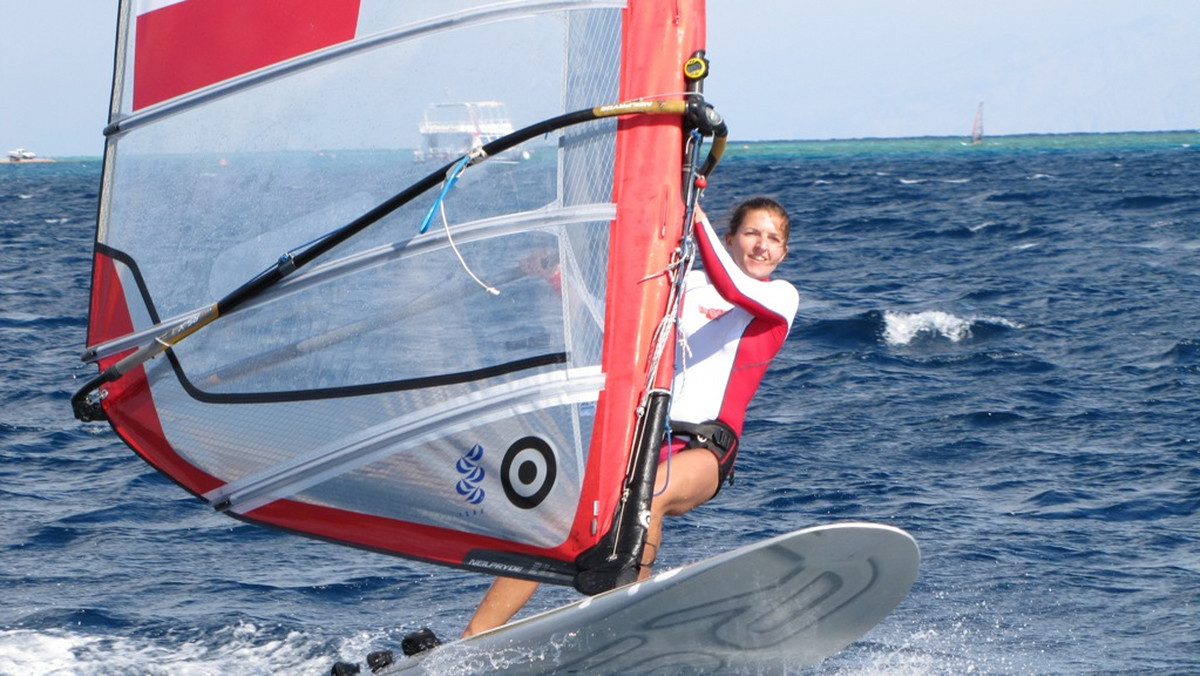 Po raz trzeci z rzędu mistrzynią świata w Formule Windsurfing została Marta Hlavaty (SKŻ Hestia Sopot), robiąc sobie prezent na 27. urodziny. Tym razem zwyciężyła na jeziorze Potrerillos w argentyńskiej Mendozie, niedaleko granicy z Chile.