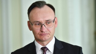 Mikołaj Pawlak pomagał kupić Pegasusa