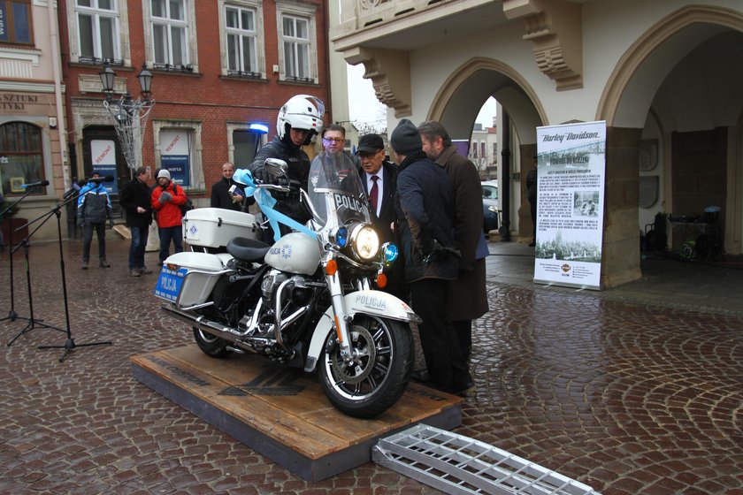 Policjanci na harleyu