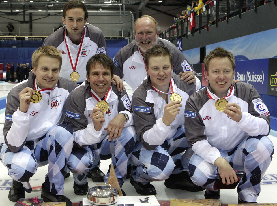 Switzerland, CHAMPERY, 2010-12-11T185003Z_01_DBA48_RTRIDSP_3_CURLING.jpg