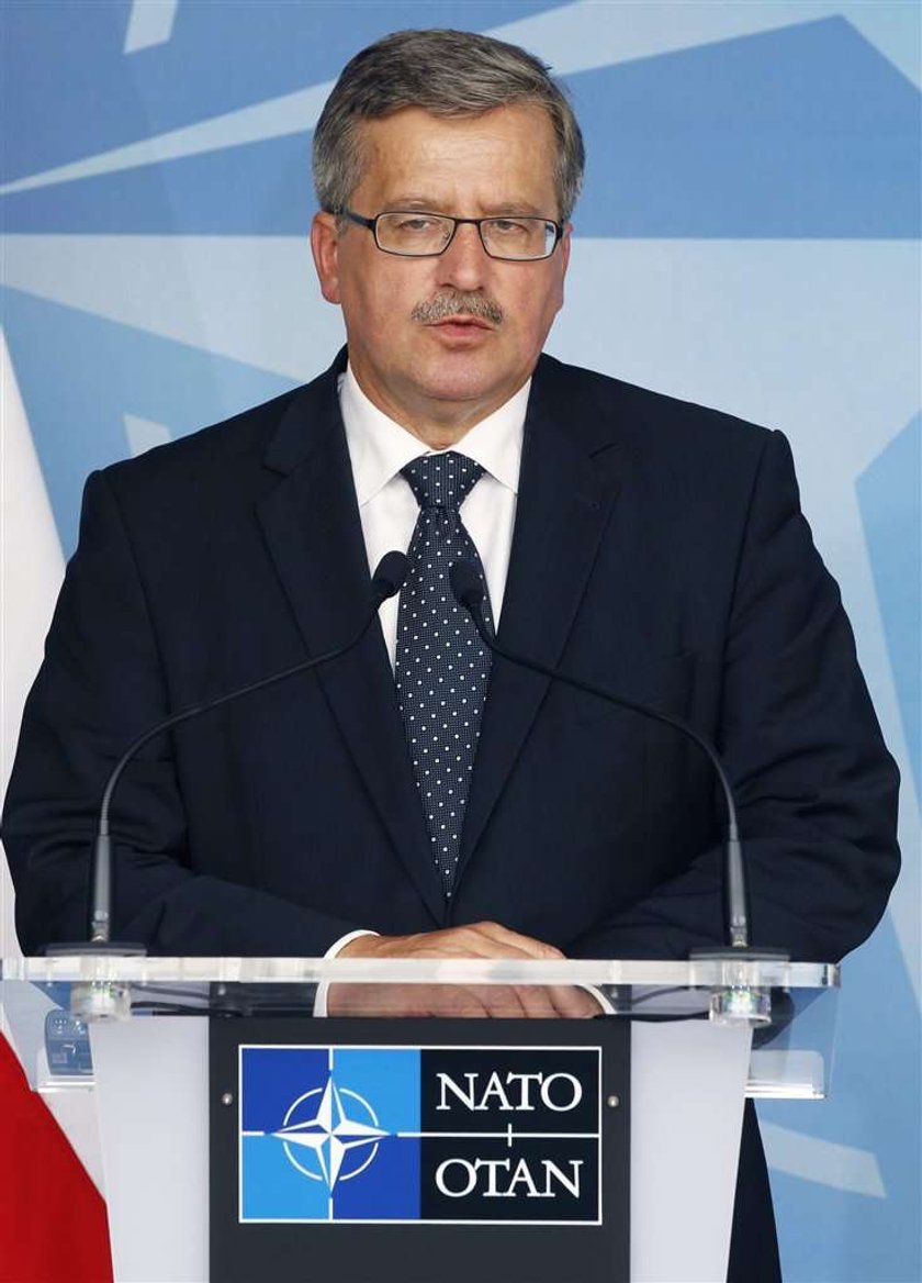 Bronisław Komorowski sie ubiera elegancko