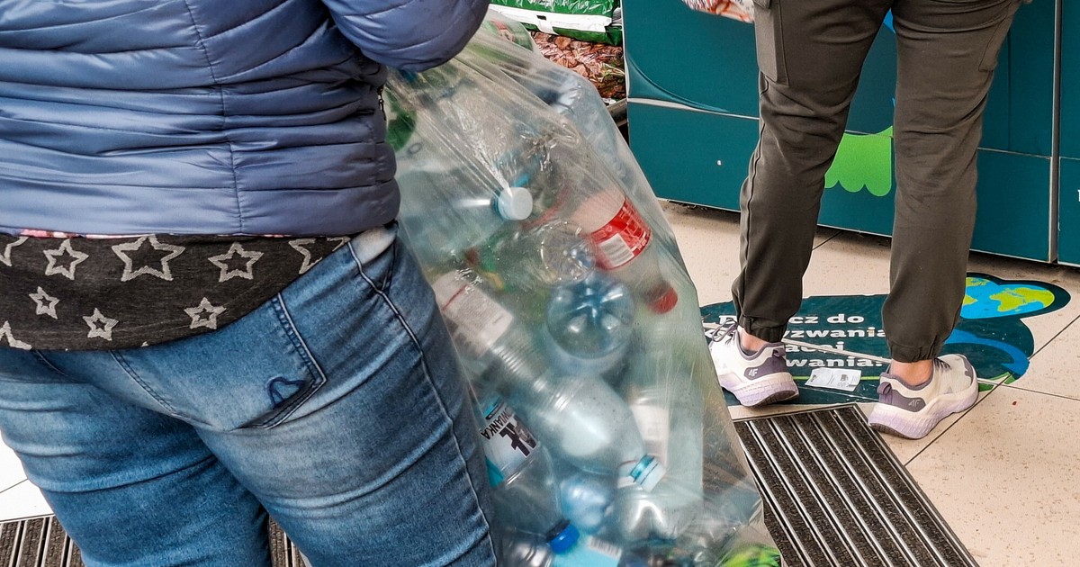 Butelkomat zwróci kaucję na kartę. Nowe maszyny już są w Polsce