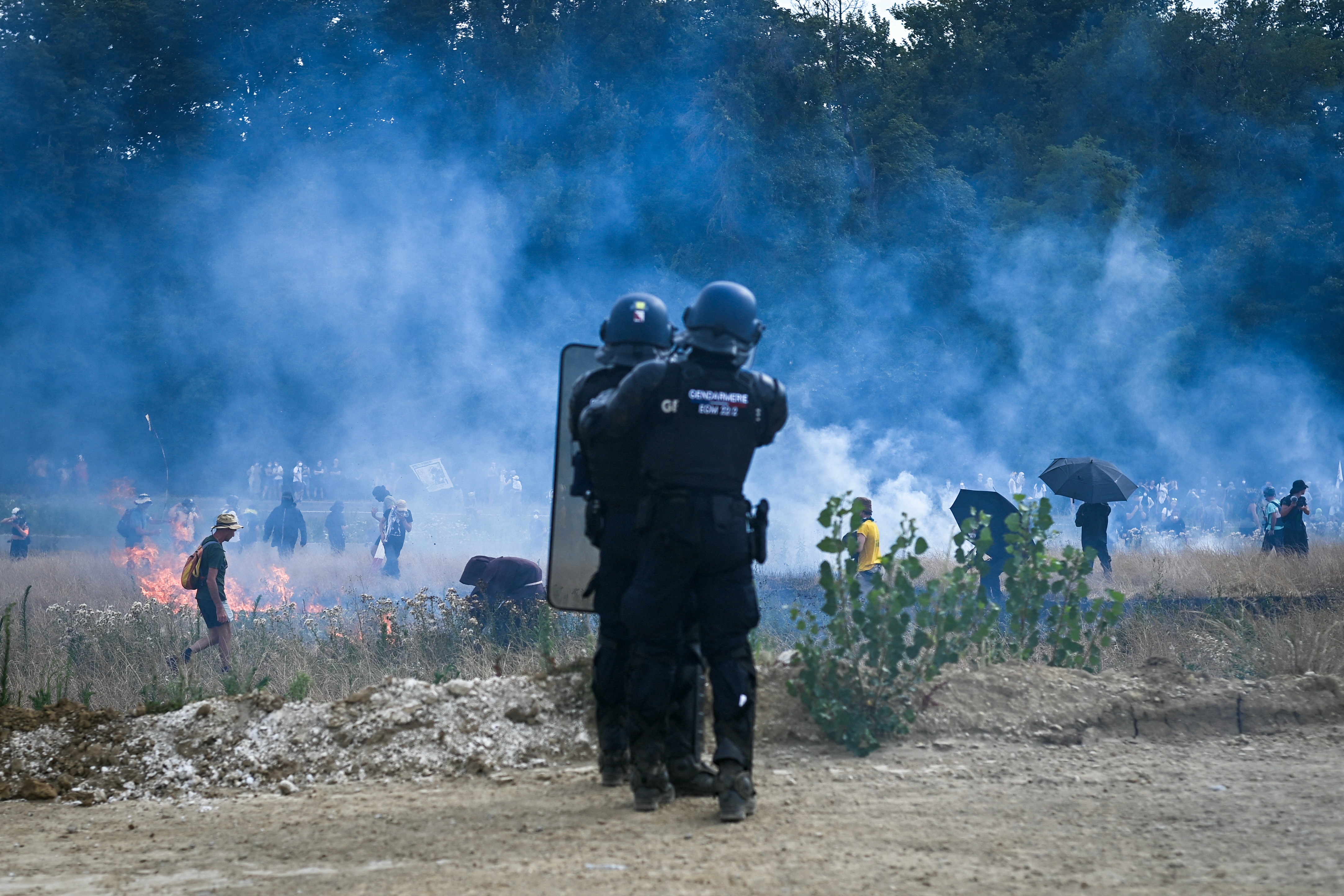 Aurillac : 300 émeutiers attaquent la police - 8 blessés