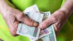 skarbówka będzie zwracać pieniądze emerytom. można odzyskać nawet 800 złotych