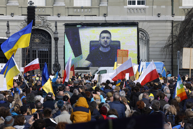 Protesty przeciw rosyjskiej inwazji na Ukrainę