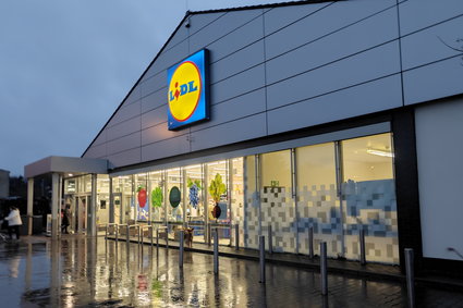 Lidl wprowadza różowe skrzynki. Ma to pomóc kobietom