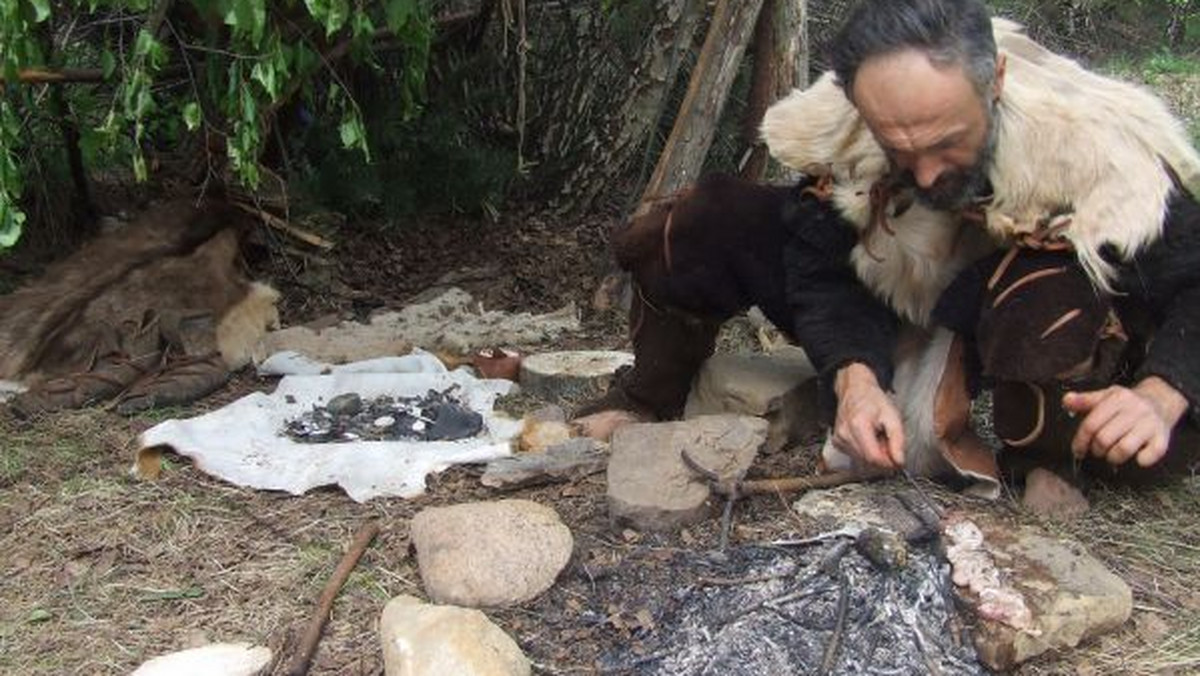 Rajd terenowy z prezentacją stanowisk archeologicznych, pokaz obrzędów paleolitycznych, a także warsztaty krzemieniarskie to główne atrakcje sobotniego pikniku archeologicznego w rezerwacie Rydno w Skarżysku-Kamiennej.