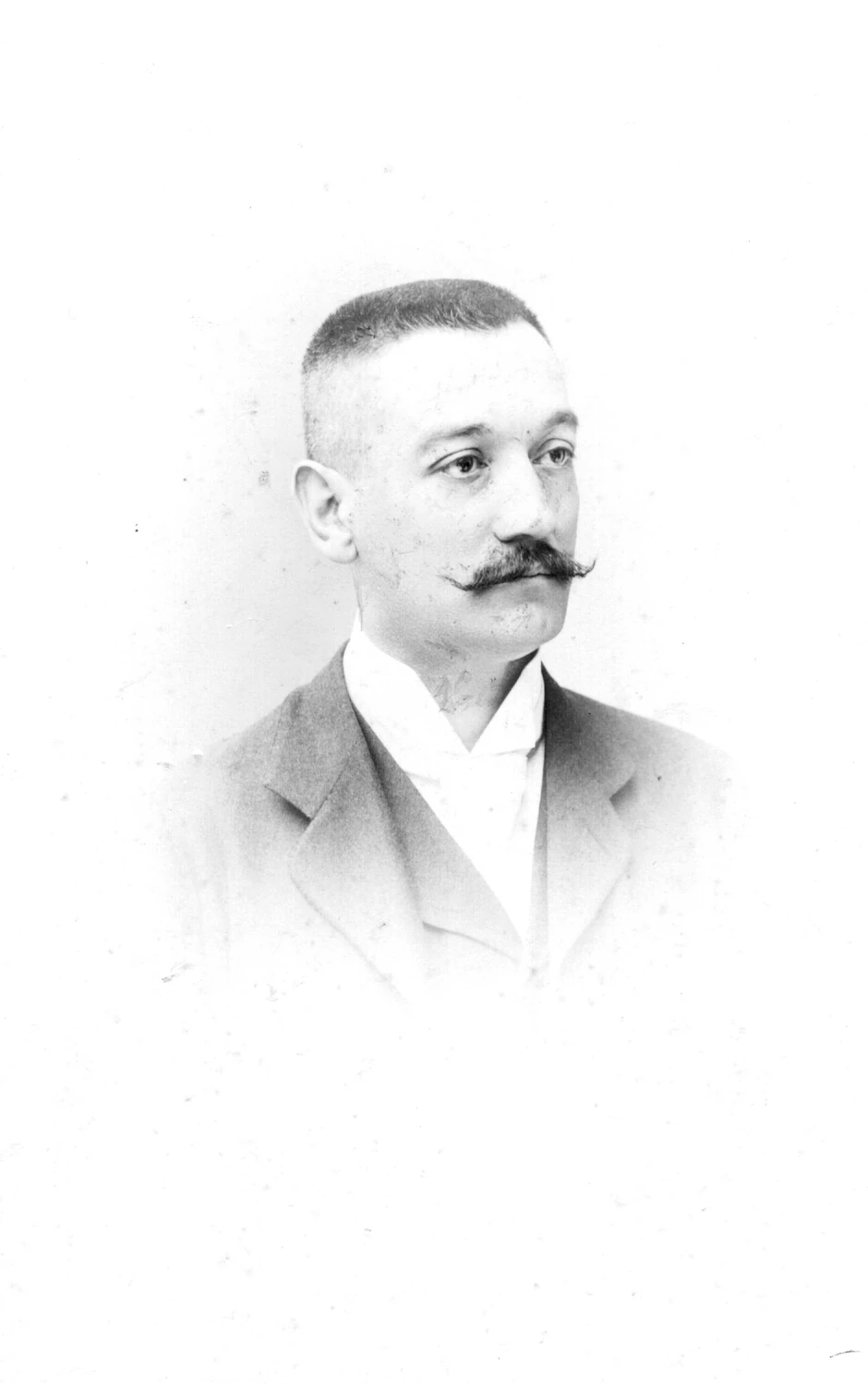 Knez Arsen je bio nemirnog duha i imao je preko 40 dvoboja tokom vojničke karijere