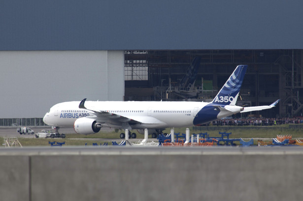 Airbus A350XWB to dwusilnikowy samolot pasażerski dalekiego zasięgu. Jeśli dzisiejszy lot testowy zakończy się sukcesem, Airbus A350XWB wejdzie w fazę kolejnych prób, które mają potrwać 18 miesięcy.