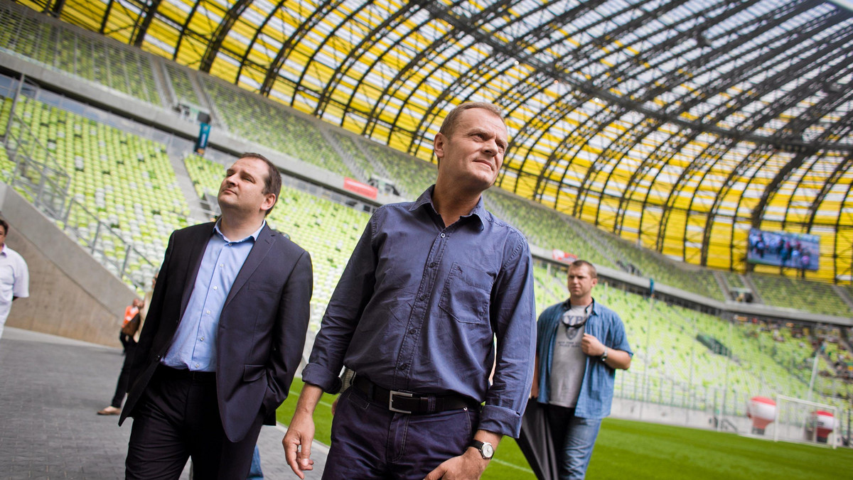 Niezbędne przygotowania do Euro 2012 zostały wykonane w 100 proc. - oświadczył premier Donald Tusk. Zaznaczył, że prace podjęte w związku z mistrzostwami, mające na celu modernizację kraju, będą kontynuowane po ich zakończeniu "z jeszcze większym przekonaniem".