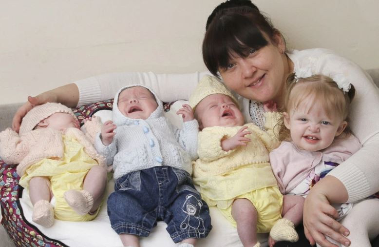 Dzieci urodziły się niemal jednocześnie, ale nie są bliźniakami