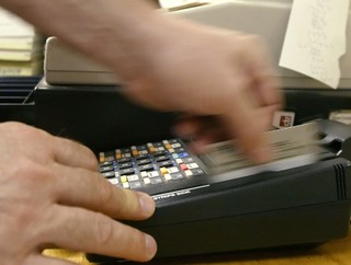 Awaria systemu e-płatności już usunięta. Można płacić bezgotówkowo